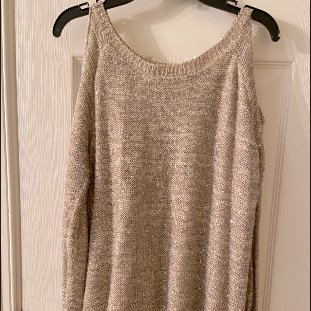 Jessica Simpson sweater
